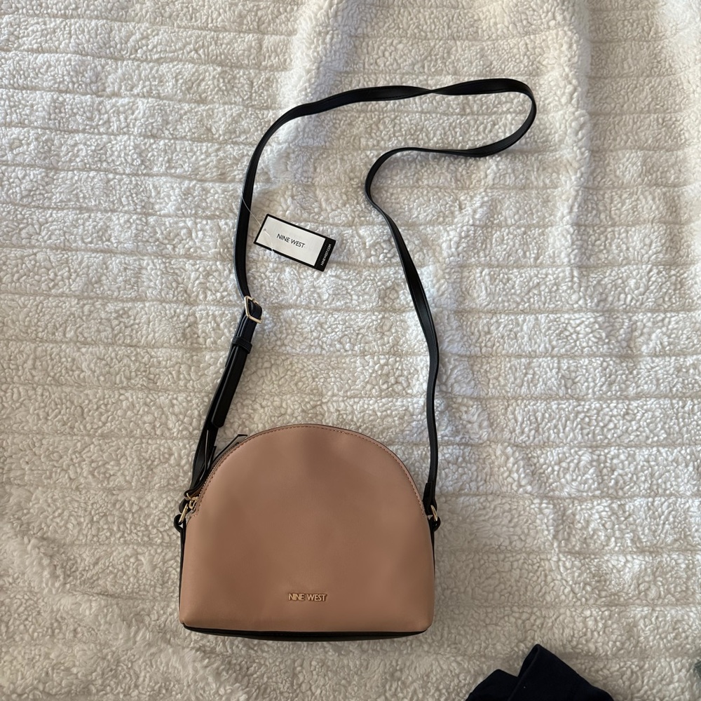 NEW WITH TAGS! Nine West Nude and White Crossbody Bag